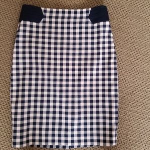 Cute checkered skirt. Good condition